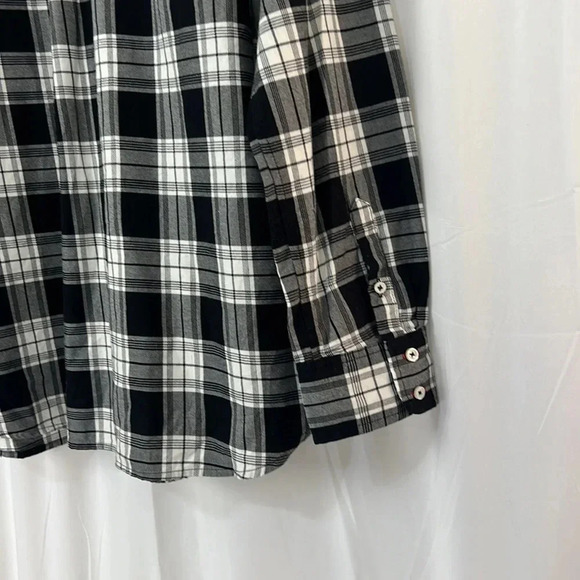 Talbots Women’s Large Button Up Long Sleeve Plaid Shirt - Picture 4 of 6